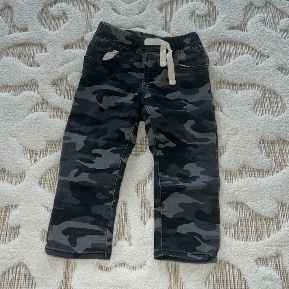 GAP toddler boys pull on jeans denim size 2T camo
